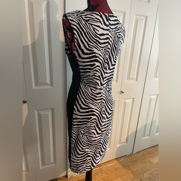 Dress - Picture 4 of 4